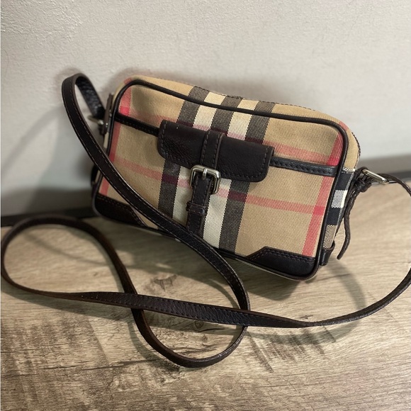 Vintage BURBERRY Nova Check PLAID Canvas LEATHER Trim CROSS BODY Designer BAG - Picture 2 of 9